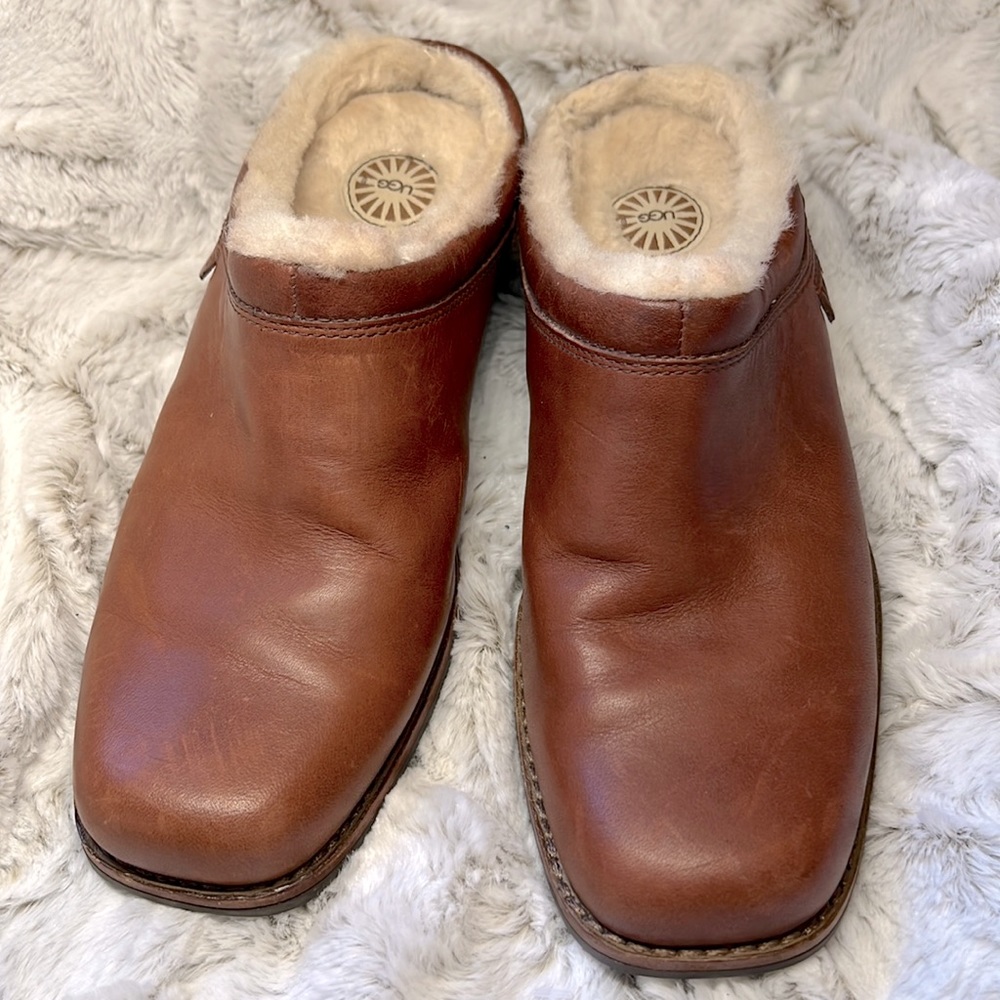 UGG Brown leather clog mule slip on size 6 great condition!